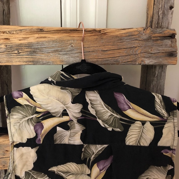 VINTAGE TOMMY BAHAMA Floral Silk Button-down - Picture 7 of 9